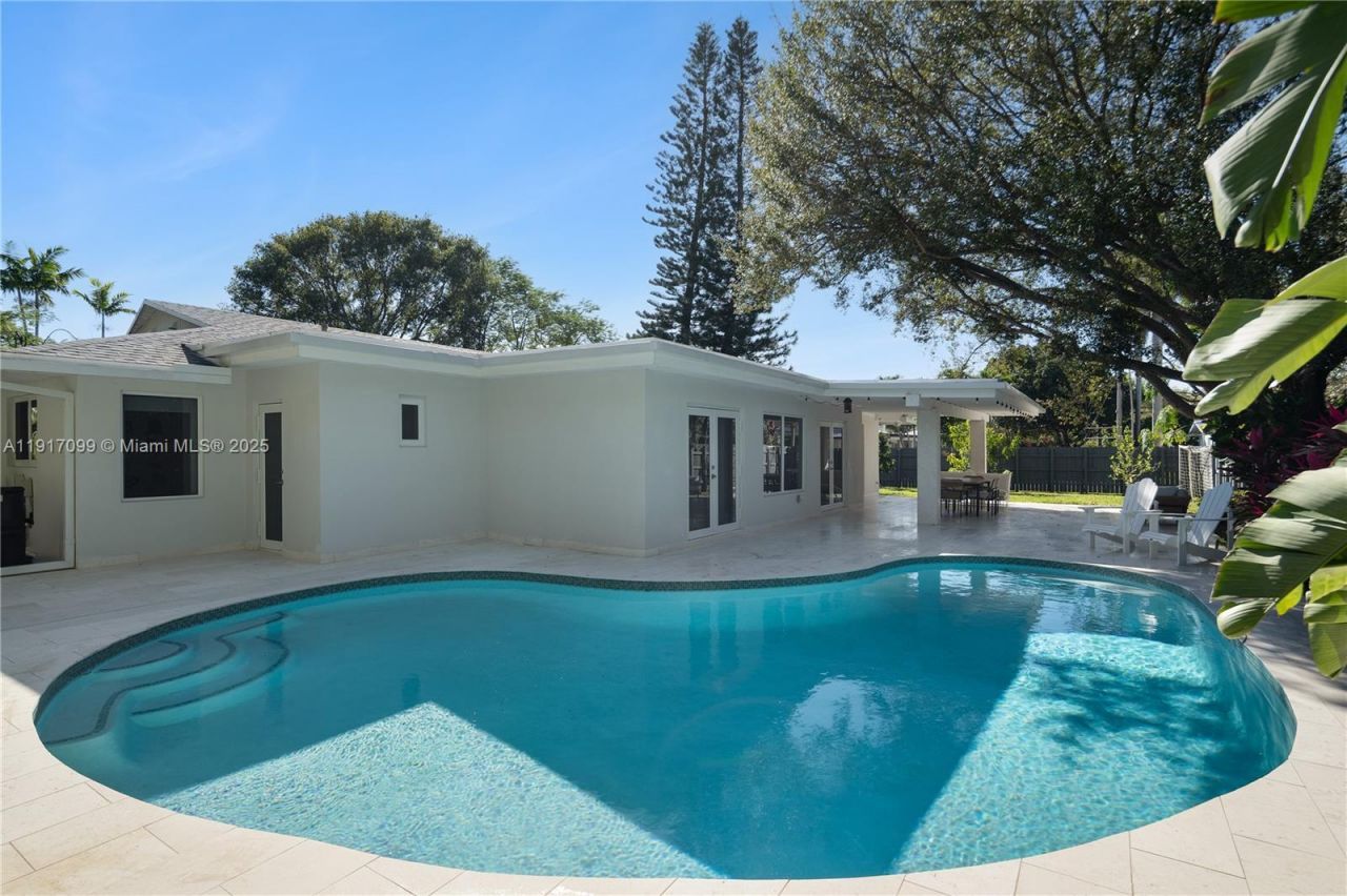 8445 SW 158th St, Palmetto Bay, FL 33157 Photo