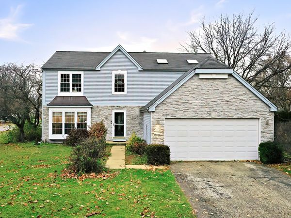 1670 Yosemite Parkway, Algonquin, IL 60102