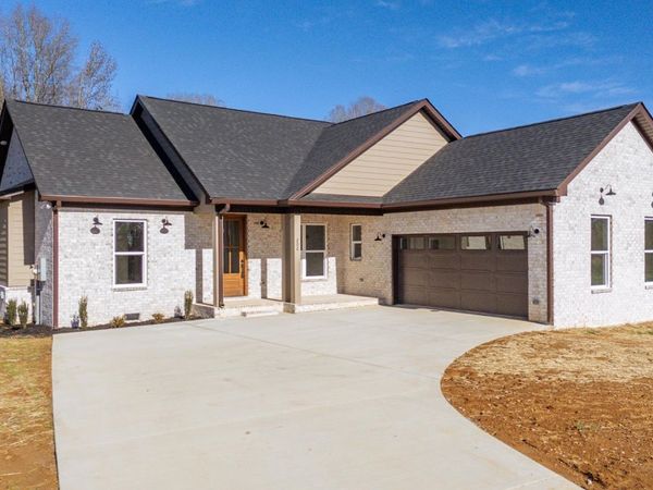 200 BELVEDERE CIR, Savannah, TN 38372