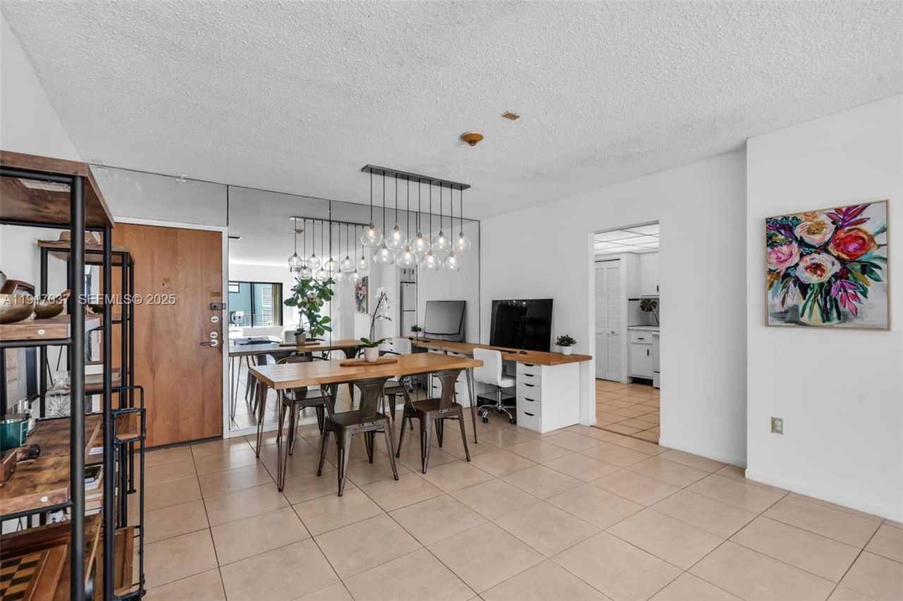 575 Crandon Blvd, Unit 504, Key Biscayne, FL 33149 Photo