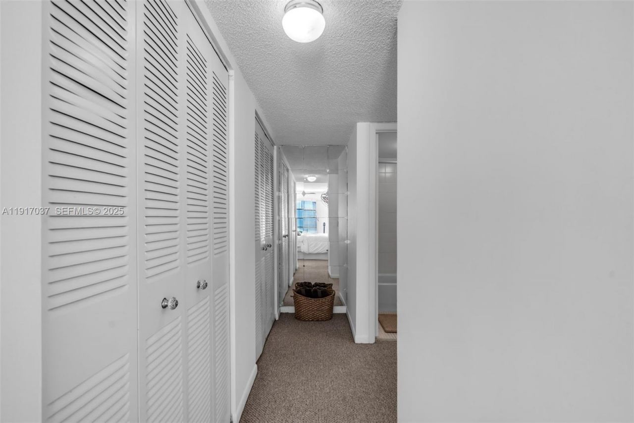 575 Crandon Blvd, Unit 504, Key Biscayne, FL 33149 Photo