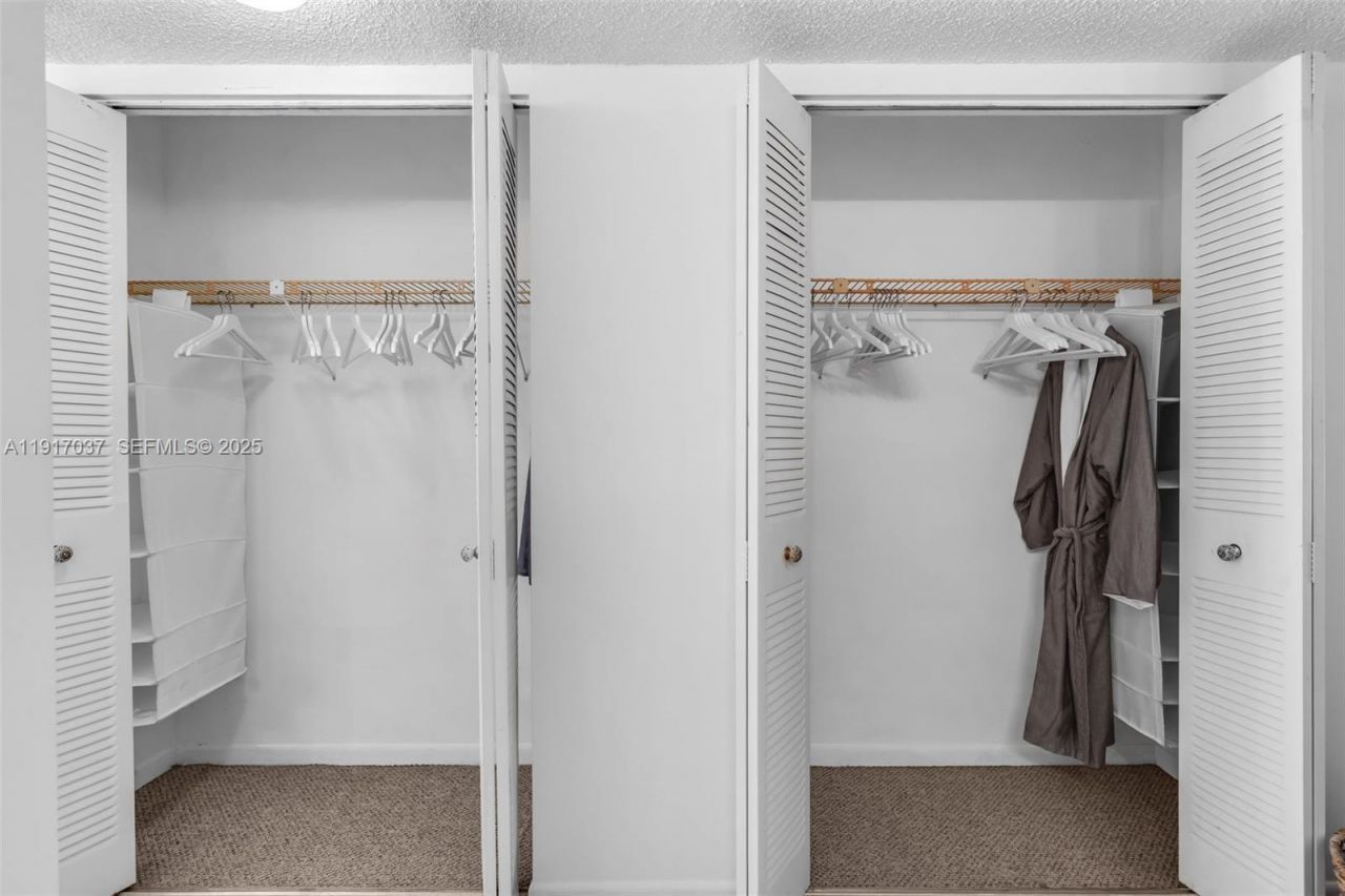 575 Crandon Blvd, Unit 504, Key Biscayne, FL 33149 Photo