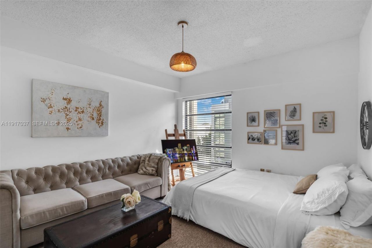 575 Crandon Blvd, Unit 504, Key Biscayne, FL 33149 Photo