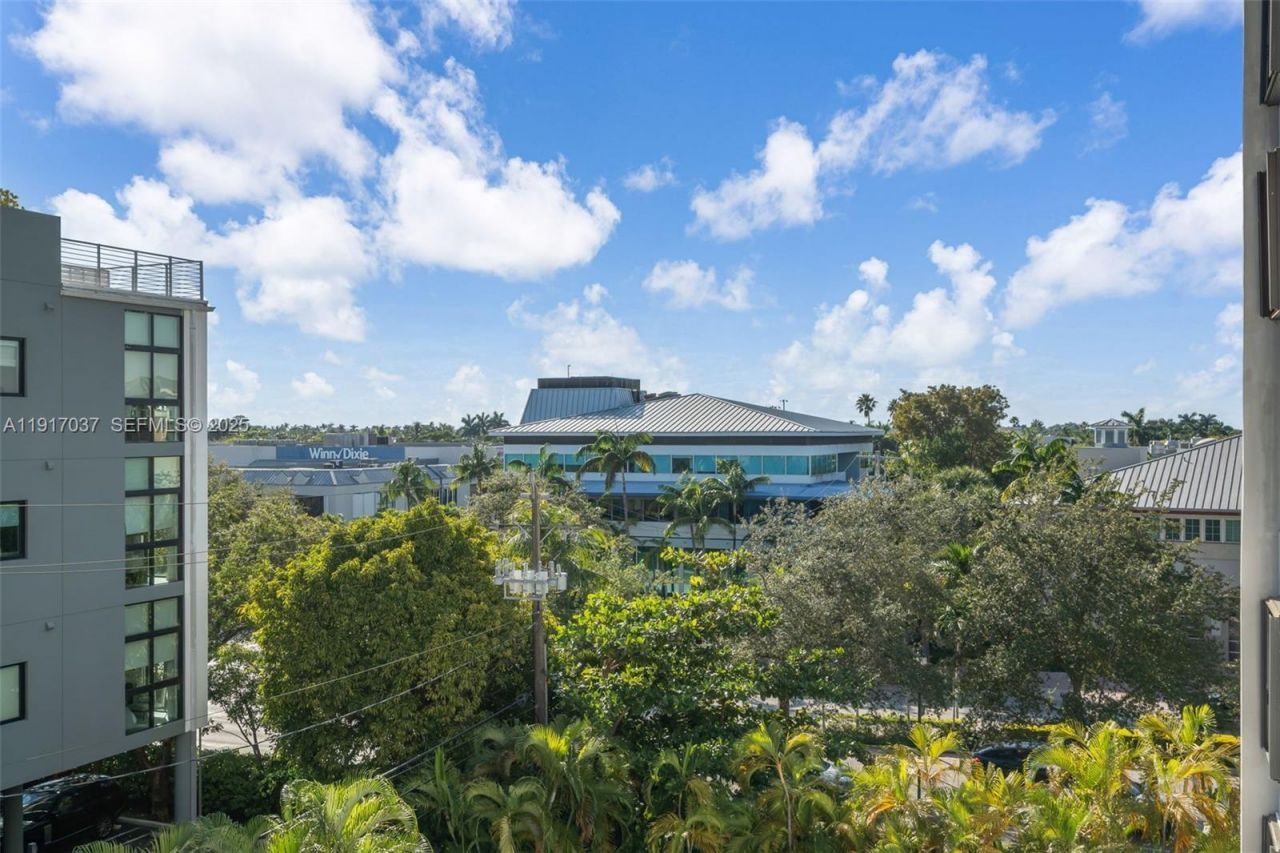 575 Crandon Blvd, Unit 504, Key Biscayne, FL 33149 Photo