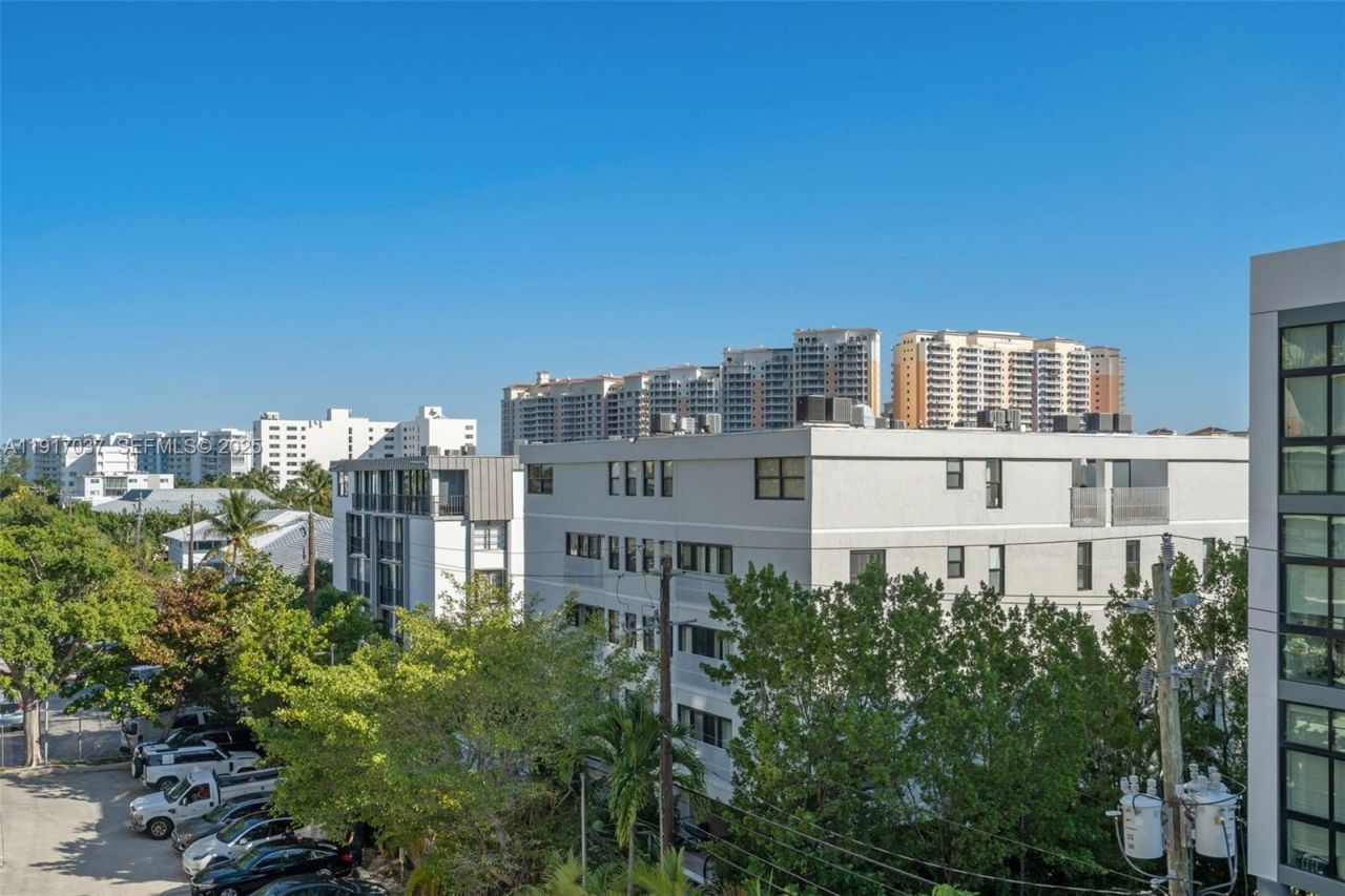 575 Crandon Blvd, Unit 504, Key Biscayne, FL 33149 Photo
