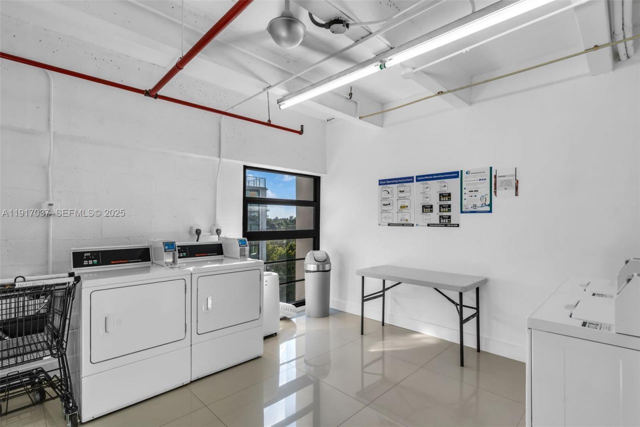 575 Crandon Blvd, Unit 504, Key Biscayne, FL 33149 Photo