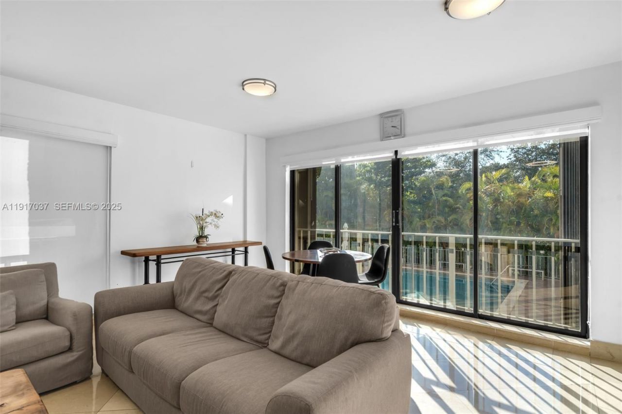 575 Crandon Blvd, Unit 504, Key Biscayne, FL 33149 Photo