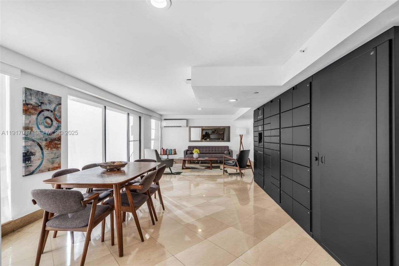 575 Crandon Blvd, Unit 504, Key Biscayne, FL 33149 Photo