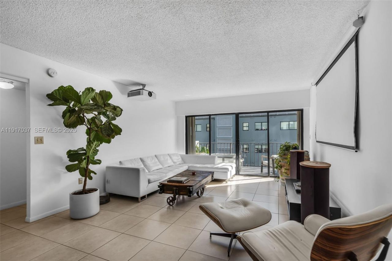 575 Crandon Blvd, Unit 504, Key Biscayne, FL 33149 Photo