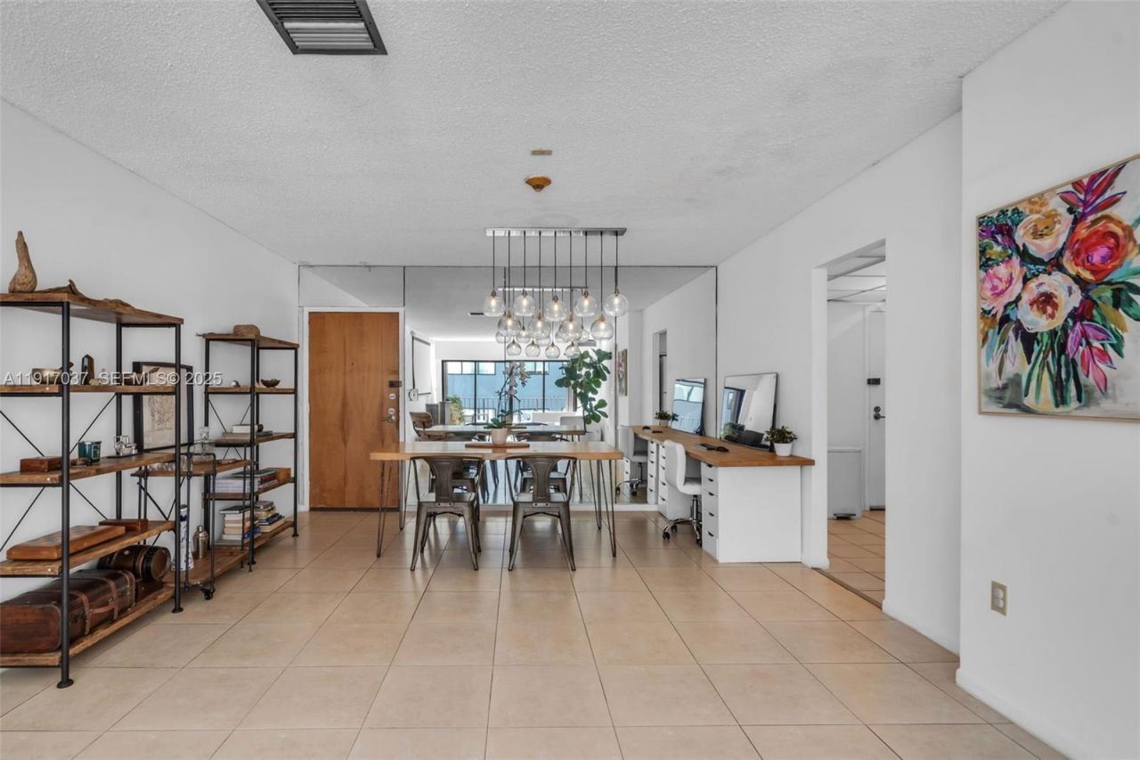 575 Crandon Blvd, Unit 504, Key Biscayne, FL 33149 Photo