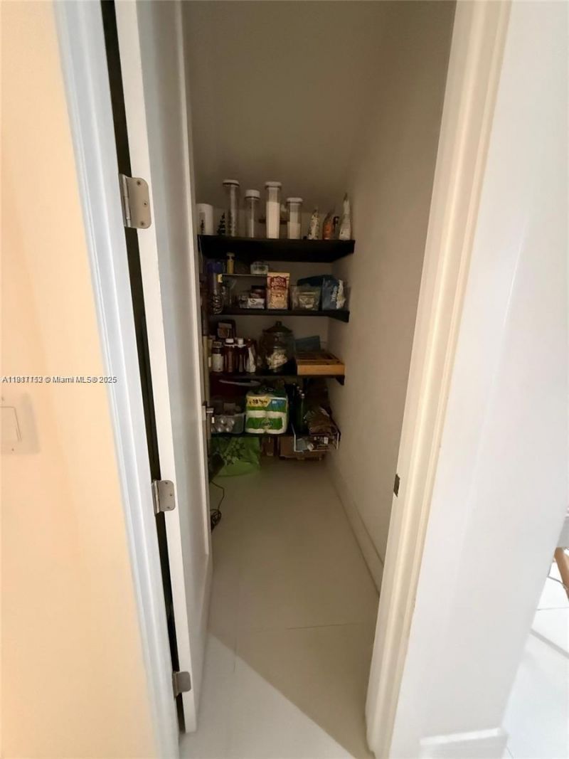 9165 NW 33rd St, Doral, FL 33172 Photo