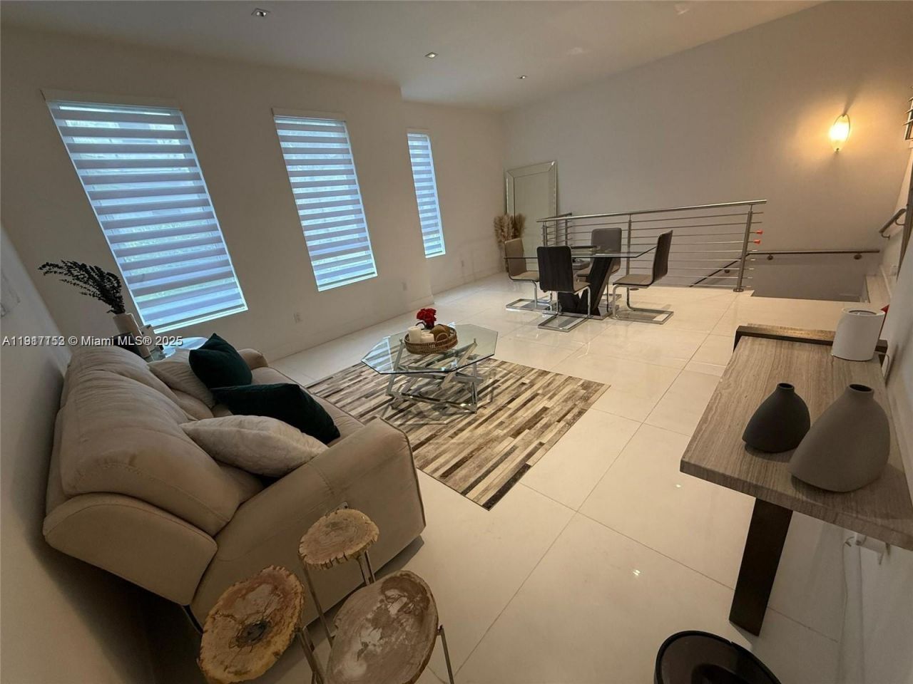 9165 NW 33rd St, Doral, FL 33172 Photo