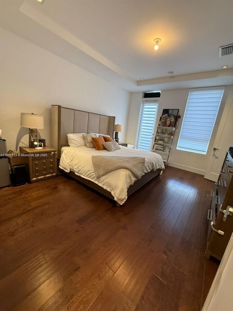 9165 NW 33rd St, Doral, FL 33172 Photo