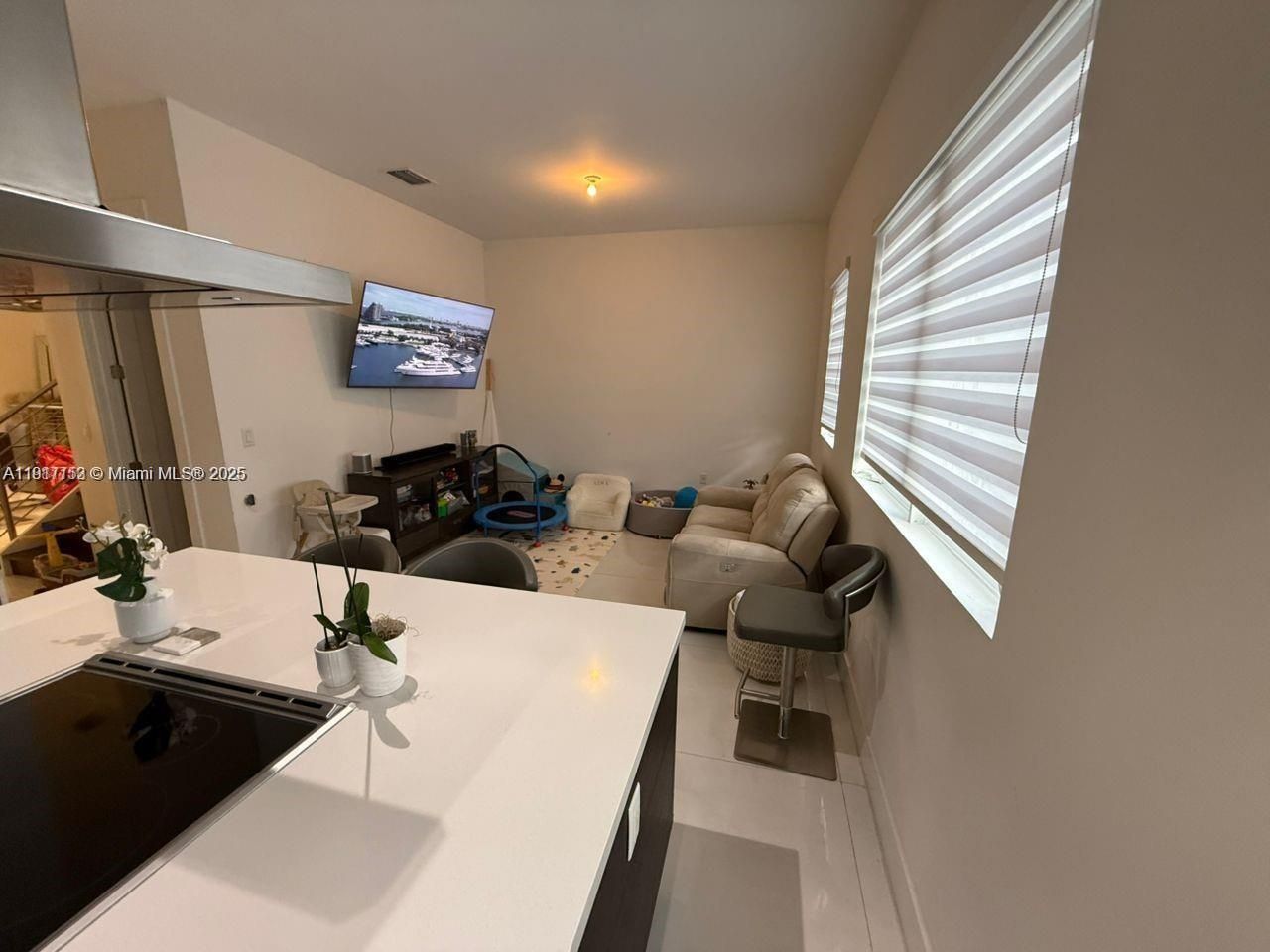 9165 NW 33rd St, Doral, FL 33172 Photo