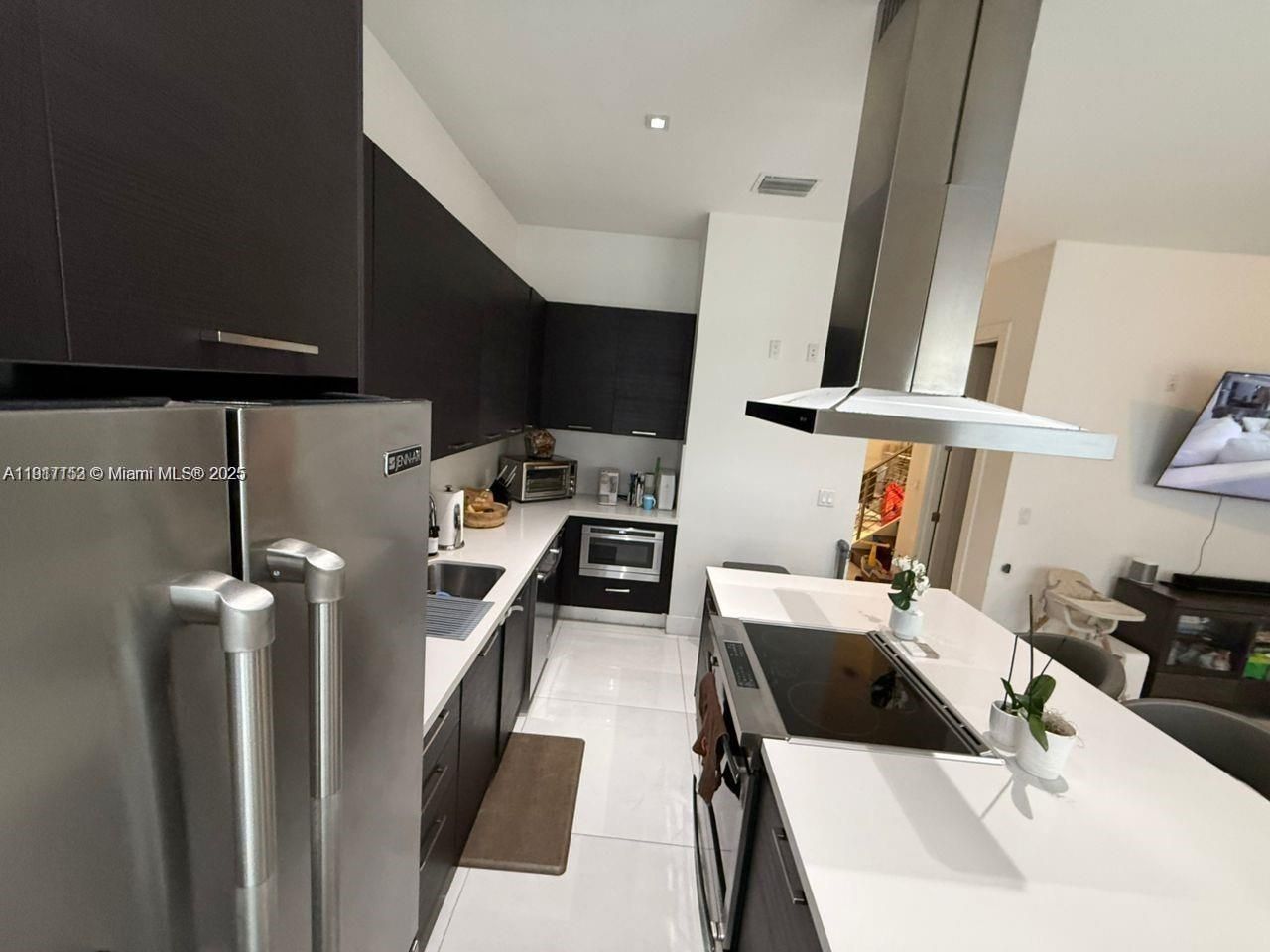 9165 NW 33rd St, Doral, FL 33172 Photo