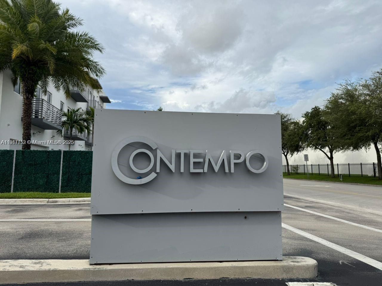 9165 NW 33rd St, Doral, FL 33172 Photo