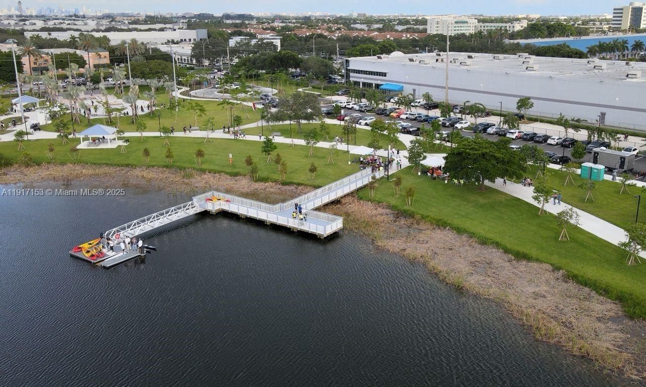 9165 NW 33rd St, Doral, FL 33172 Photo