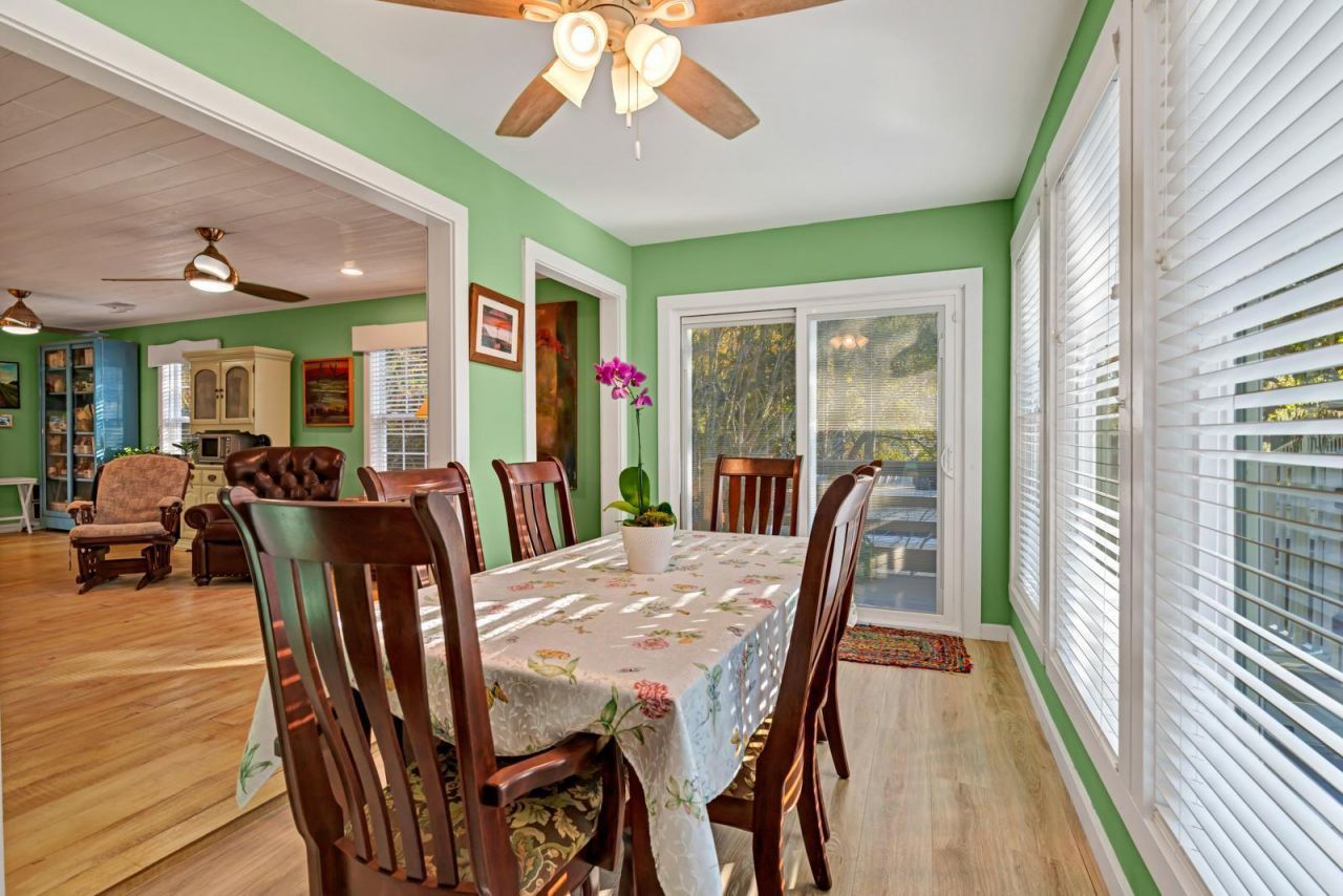 8525 Middleton Point Lane Photo 15