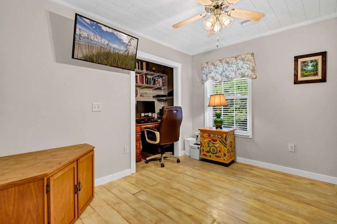 8525 Middleton Point Lane Photo 18