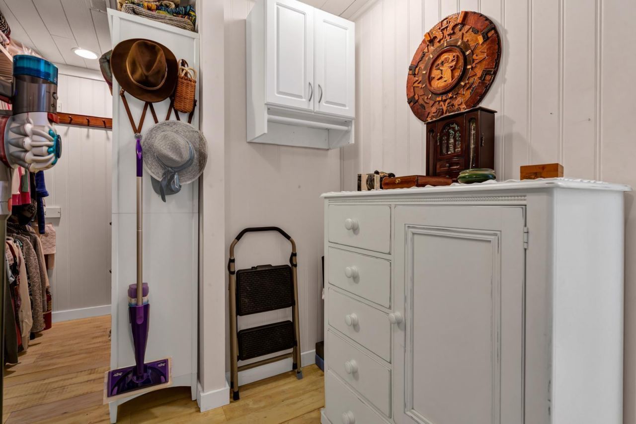 8525 Middleton Point Lane Photo 22