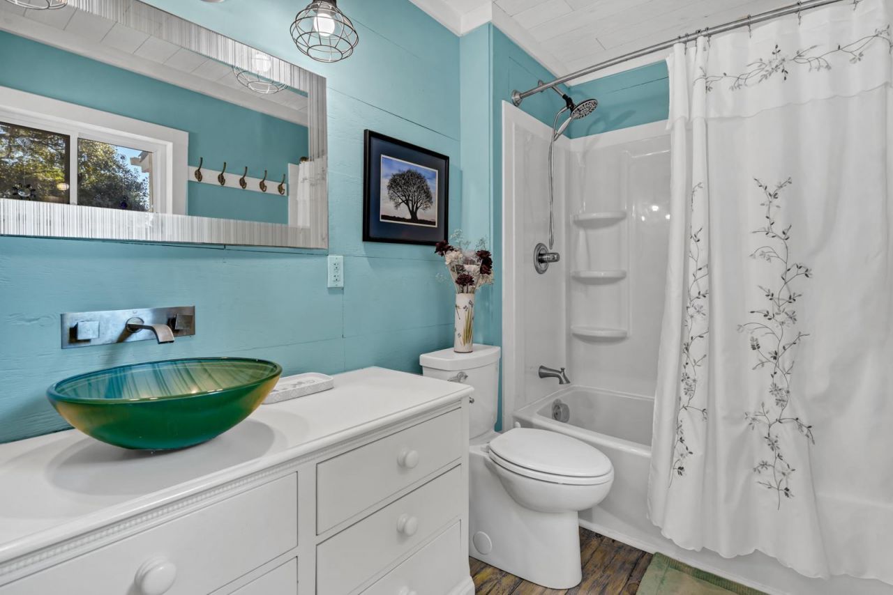 8525 Middleton Point Lane Photo 25