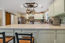 8525 Middleton Point Lane photo 4