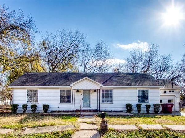 903 W 8th Street, Bonham, TX 75418