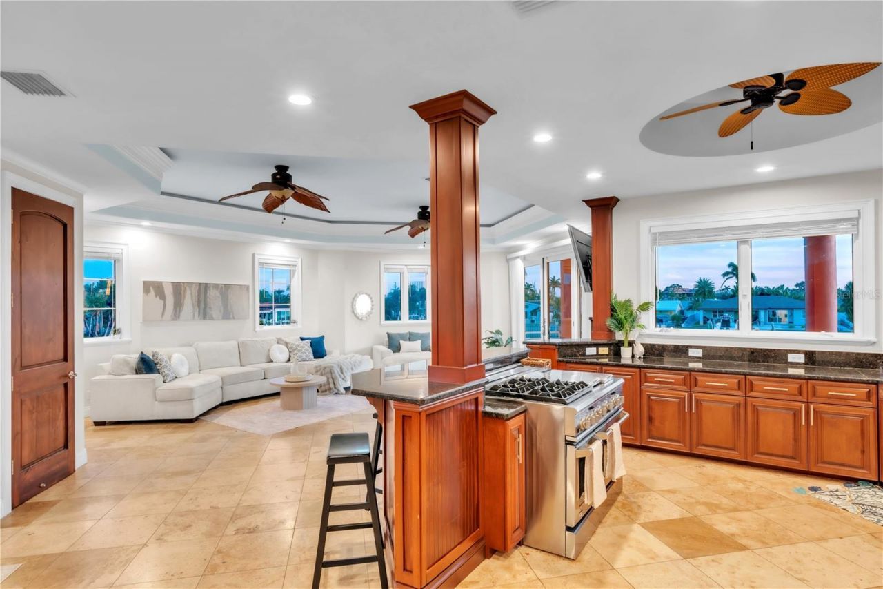 7924 3rd Avenue S, Saint Petersburg, FL 33707 Photo