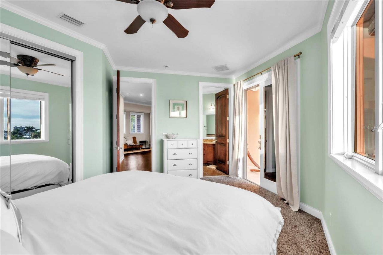 7924 3rd Avenue S, Saint Petersburg, FL 33707 Photo