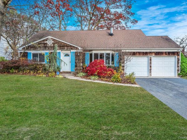 23 Dellmarie Lane, Nesconset, NY 11767