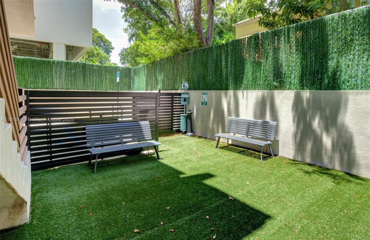 2955 S Bird Ave, Unit 1B, Miami, FL 33133 Photo