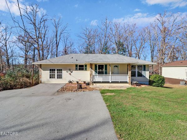 129 Lakeshire Drive, Crossville, TN 38558