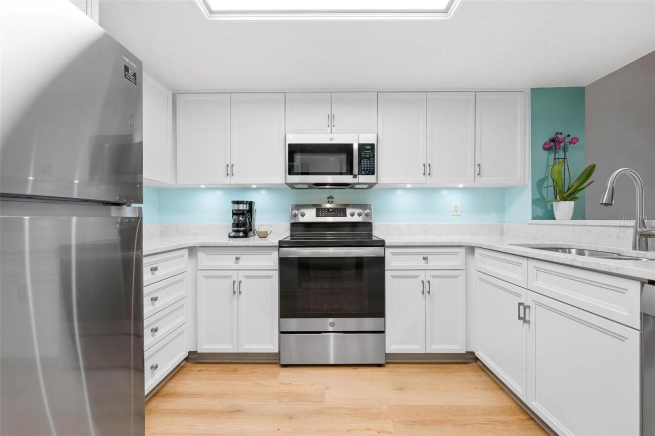 1007 Gulf Drive N, Unit 208, Bradenton Beach, FL 34217 Photo