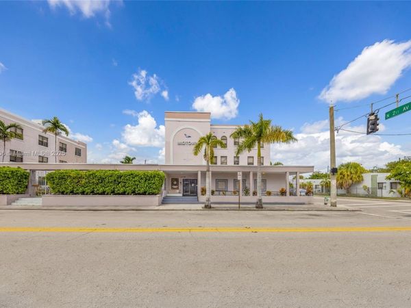 2001 Polk St, Hollywood, FL 33020