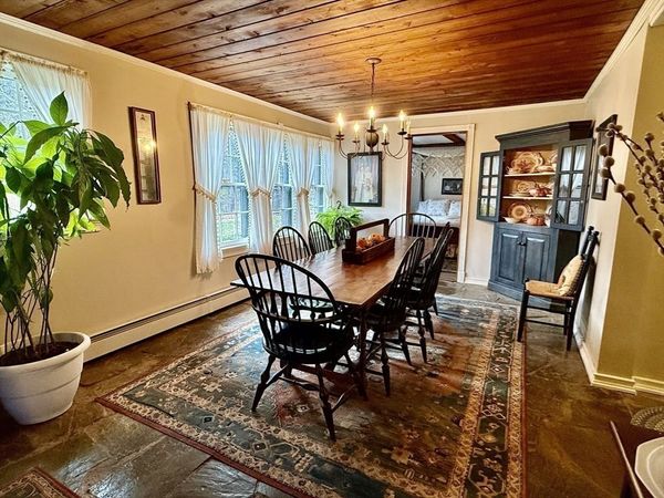 285 Brookfield Rd, Sturbridge, MA 01518