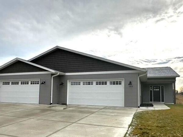 100 Orth DRIVE, Unit 1, Random Lake, WI 53075