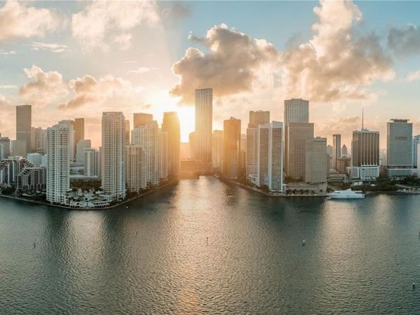 99 SE 5th St, Unit UPH7201, Miami, FL 33131