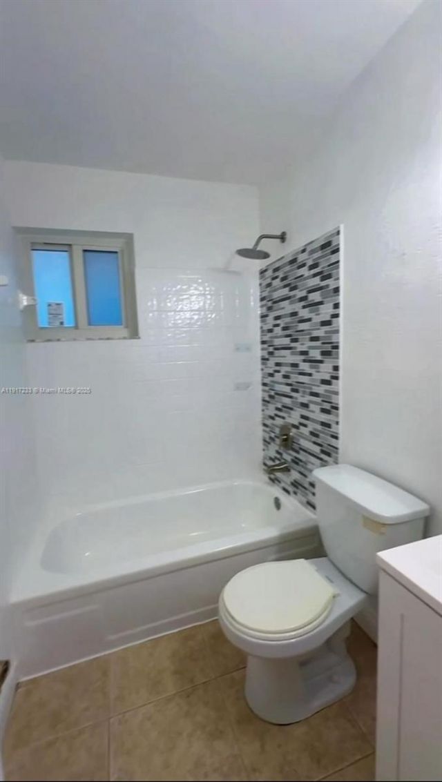 984 W 40th St, Unit 2, Hialeah, FL 33012 Photo