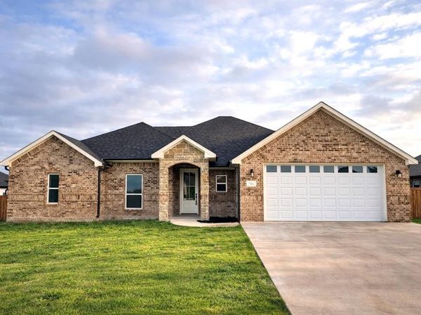 506 Limestone Circle, Mabank, TX 75147