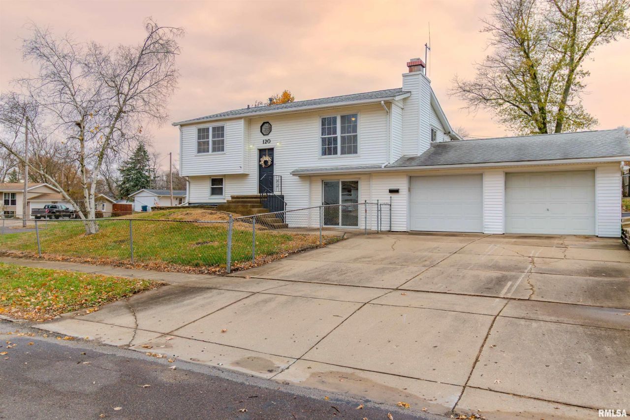 120 Douglas Road, Marquette Heights, IL 61554 Main Photo