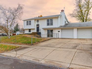 120 DOUGLAS Road, Marquette Heights, IL 61554