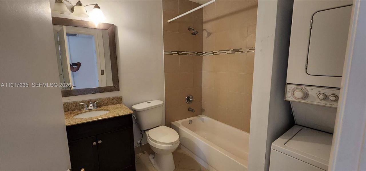 10029 Winding Lake Rd, Unit 201, Sunrise, FL 33351 Photo