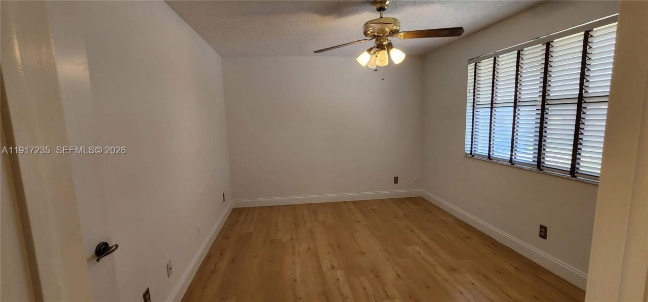 10029 Winding Lake Rd, Unit 201, Sunrise, FL 33351 Photo