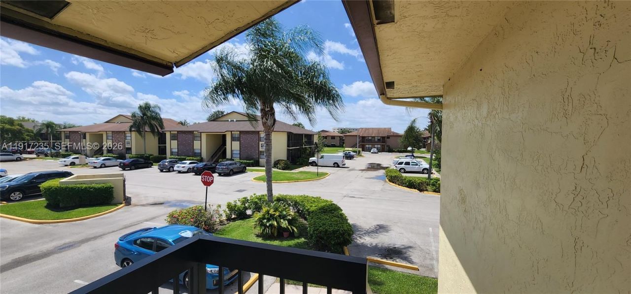 10029 Winding Lake Rd, Unit 201, Sunrise, FL 33351 Photo