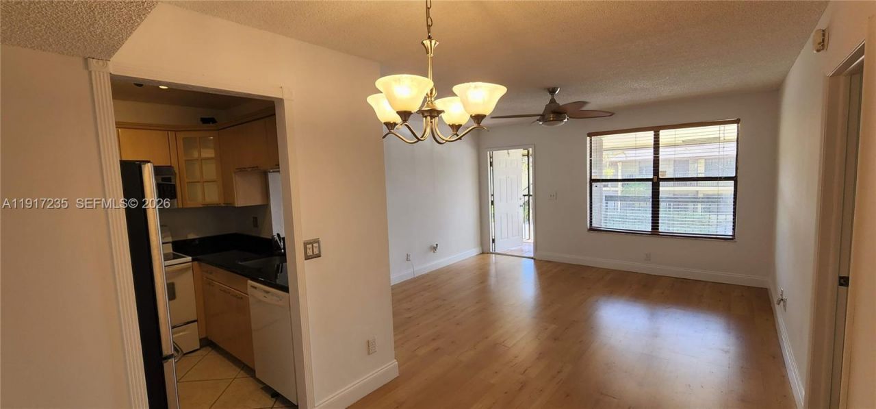 10029 Winding Lake Rd, Unit 201, Sunrise, FL 33351 Photo