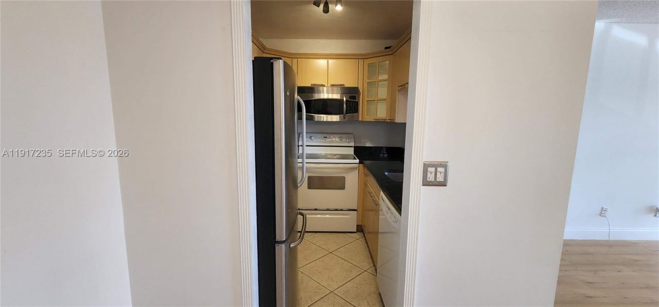 10029 Winding Lake Rd, Unit 201, Sunrise, FL 33351 Photo