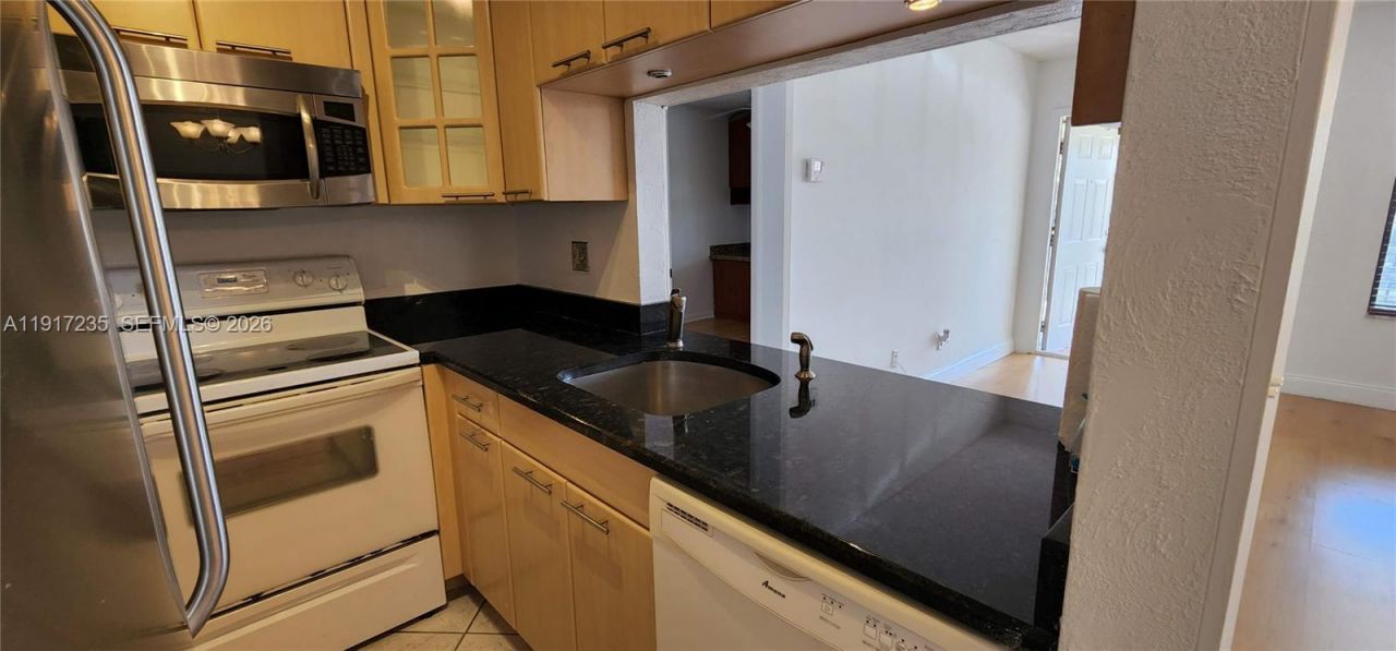 10029 Winding Lake Rd, Unit 201, Sunrise, FL 33351 Photo