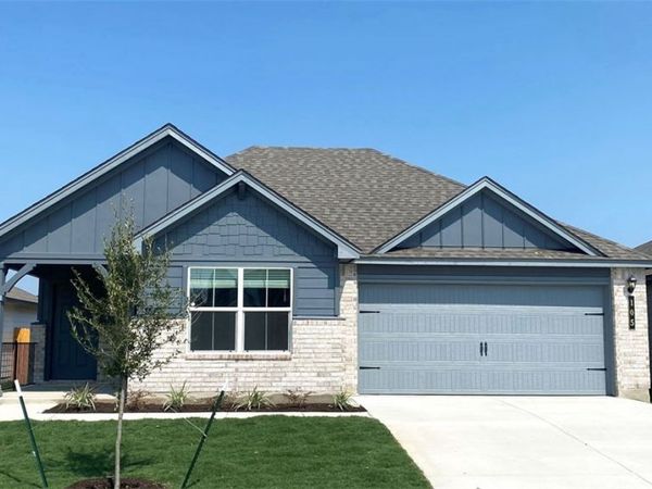 105 Little Green Trail, Jarrell, TX 76537