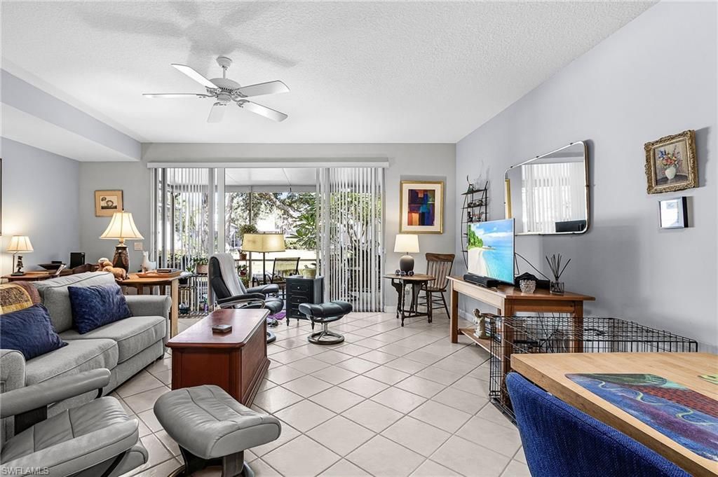 5733 Cove Cir, Naples, FL 34119 Photo