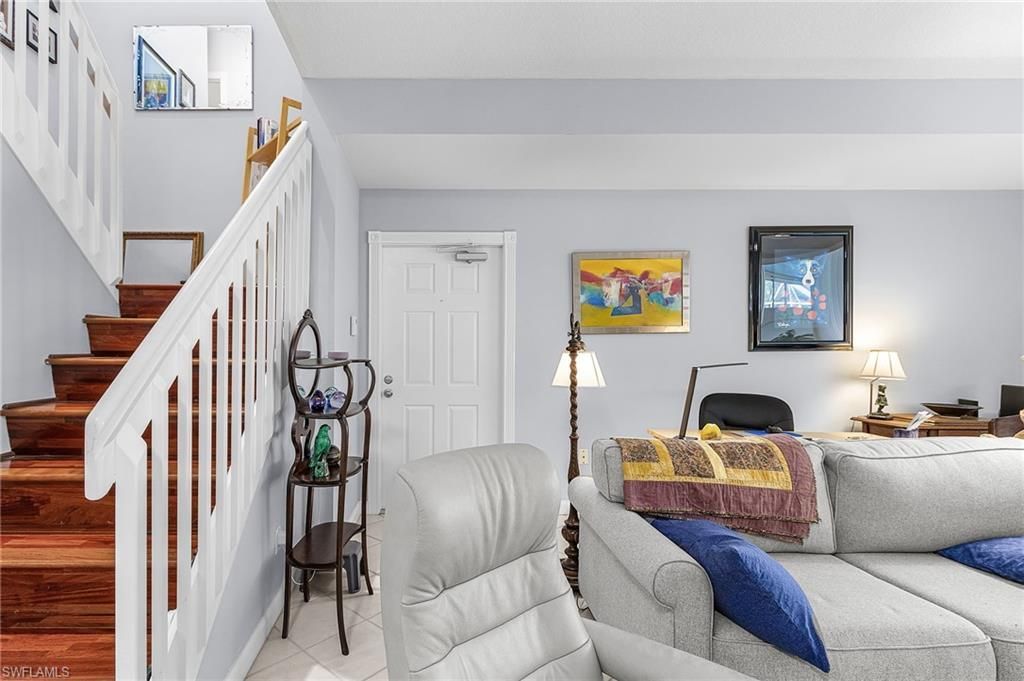 5733 Cove Cir, Naples, FL 34119 Photo
